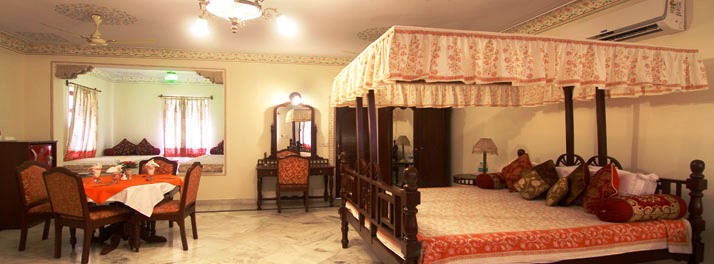 1394/Amar Mahal - Orchha 08.jpg